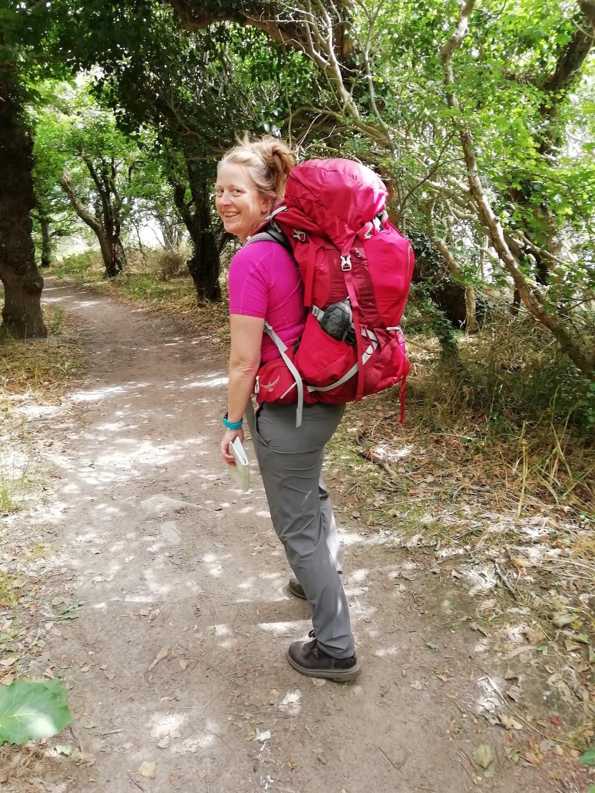 Anne Holt vandrer på Lagunestien