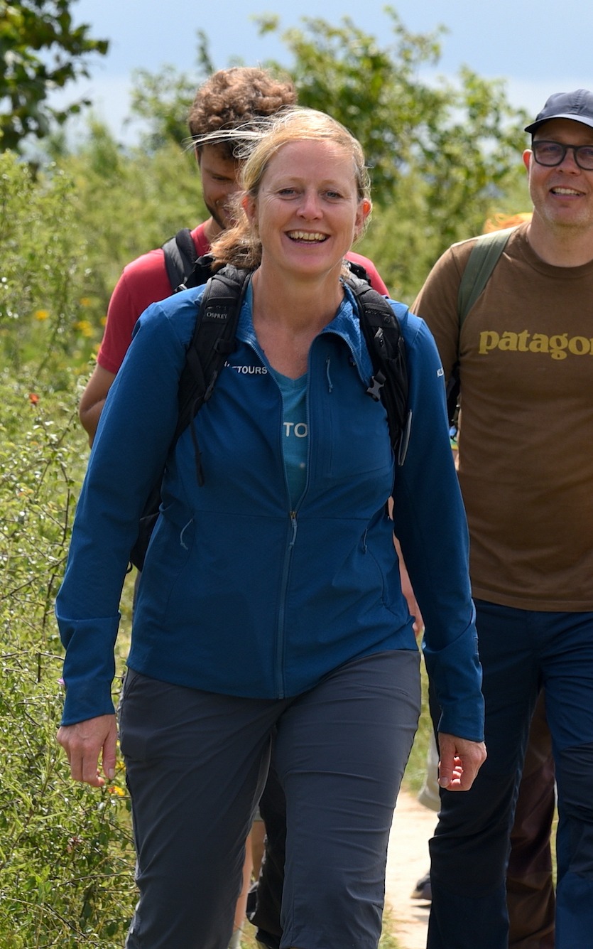 Portræt af Anne Rosell Holt, som er lokal guide ved Stevns Klint